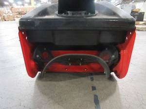 lot 5 image: Yard Machines 21 123cc Single-Stage Gas Snow Blower 31A-2M1E752