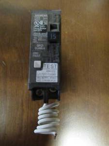 lot 842 image: Siemens 15 Amp Single Pole Type QPF2 GFCI Circuit Breaker, US2QF115AP