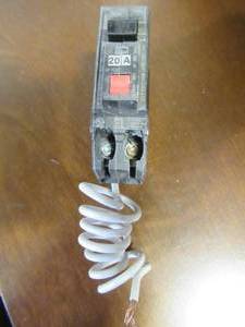 lot 852 image: GE 20 Amp Single Pole Ground Fault Breaker with Self-Test, THQL1120GFTP