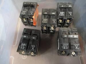lot 870 image: (5-Pack) - Siemens Q230U - 30 Amp Double-Pole Type QP Circuit Breakers