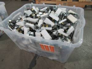 lot 889 image: WHOLESALE MIXED BIN OF MISCELLANEOUS ROCKER SWITCHES
