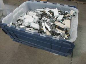 lot 891 image: WHOLESALE MIXED BIN OF MISCELLANEOUS ROCKER SWITCHES