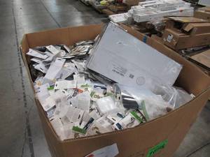 lot 107 image: WHOLESALE MIXED PALLET OF HOOKS, BOLTS AND HARDWARE