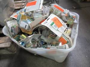 lot 901 image: WHOLESALE MIXED BIN OF MISCELLANEOUS DOORBELL TRANSFORMERS