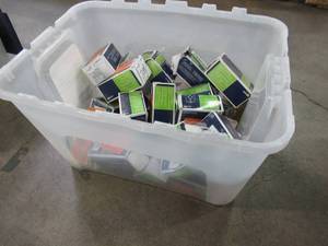 lot 908 image: WHOLESALE MIXED BIN OF MISCELLANEOUS PLUGS