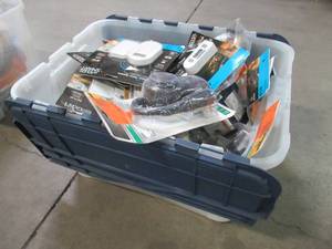 lot 910 image: WHOLESALE MIXED BIN OF MISCELLANEOUS INDOOROUTDOOR TIMERS AND MORE