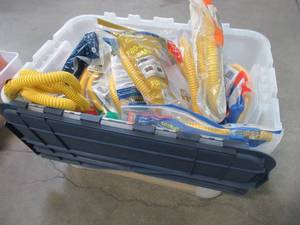 lot 911 image: WHOLESALE MIXED BIN OF MISCELLANEOUS GAS APPLIANCE CONNECTING HOSES