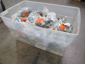 lot 915 image: WHOLESALE MIXED BIN OF MISCELLANEOUS OUTLETS, PLUGS AND MORE