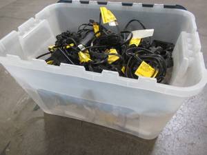 lot 916 image: WHOLESALE MIXED BIN OF MISCELLANEOUS TABLE LAMP DIMMER SWITCHES