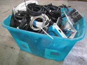 lot 917 image: WHOLESALE MIXED BIN OF MISCELLANEOUS HDMI AND COAXIAL CABLES