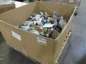 lot 201 image: ELECTRICIANS WHOLESALE MIXED PALLET OF MISCELLANEOUS ELECTRICAL HOME IMPROVEMENT AND BUILDING MATERIALS