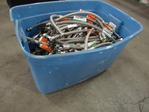 lot 920 image: WHOLESALE MIXED BIN OF MISCELLANEOUS CONNECTING SUPPLY LINES