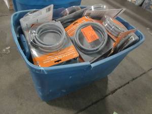 lot 924 image: WHOLESALE MIXED BIN OF MISCELLANEOUS PULLOUT SPRAY HOSES FOR KITCHEN FAUCETS
