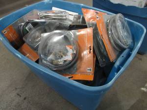 lot 925 image: WHOLESALE MIXED BIN OF MISCELLANEOUS PULLOUT SPRAY HOSES FOR KITCHEN FAUCETS