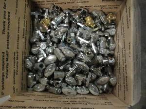 lot 926 image: WHOLESALE MIXED BIN OF MISCELLANEOUS WATER VALVES