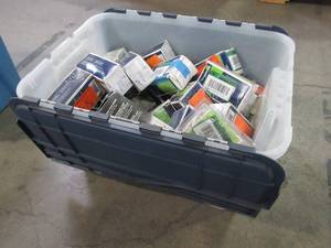 lot 907 image: WHOLESALE MIXED BIN OF MISCELLANEOUS PLUGS