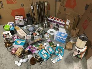 lot 13 image: ASSORTED BOX WITH MIXED LIGHTING SEE PICS