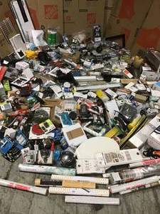 lot 14 image: ASSORTED BOX WITH MIXED HOME DECORATIONMISCELLANEOUS ITEMS SEE PICS