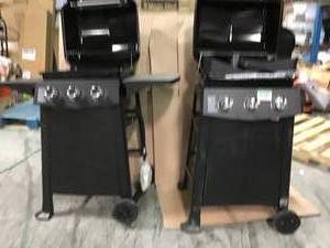 lot 24 image: ASSORTED PALLET WITH TWO GRILLS AND COVER SEE PICS