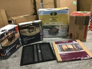 lot 35 image: ASSORTED PALLET WITH OUTDOOR PATIO ITEMS SEE PICS