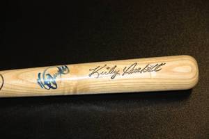 Louisville Slugger Kirby Puckett Autograph Mini Bat Read Details
