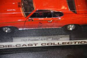 Motor Max 118 1969 Pontiac GTO Judge Die Cast Car