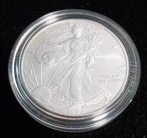 1997 AMERICAN SILVER EAGLE 1 TROY OZ. .999 FINE SILVER IN AIRTITE