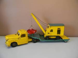 lot 1 image: STRUCTO - VINTAGE 1940s TRUCK, LOW BOY TRAILER & STEAM BUCKET - VERY VERY COOL - SEE PICTURES