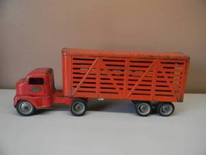 lot 2 image: VINTAGE 1950s TONKA LIVESTOCK TRUCK & TRAILER - PRESSED STEEL - RARE, HARD TO FIND - SEE PICTURES