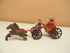 lot 19 image: VINTAGE  ORIGINAL CAST IRON HORSE DRAWN FIRE WAGON ORIGINAL PAINT - VERY COOL - SEE PICTURES