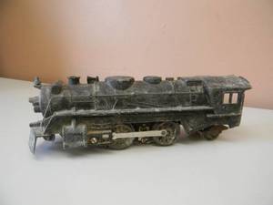 lot 28 image: Vintage 1950 Marx USA 2-4-2 #666 Locomotive Black Die Cast Heavy Metal Toy Train - ALL GEARS MOVE FREELY - VERY COOL PIECE - SEE PICTURES