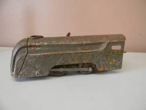 lot 30 image: VINTAGE MARX MERCURY WIND-UP TRAIN ENGINE - ALL GEARS MOVE FREELY - VERY COOL PIECE - SEE PICTURES