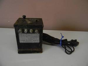 lot 38 image: VINTAGE THE LIONEL CORPORATION TYPE W TRANSFORMER 115V 75W - SEE PICTURES