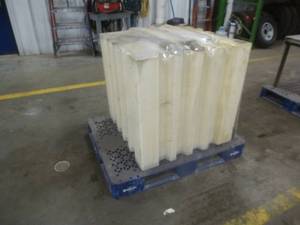 lot 8 image: Tote Lube Container
