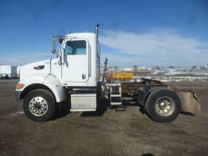 lot 2 image: 2007 Peterbuilt Semi Tractor # 1892