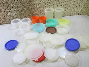 Assorted Small Vintage Tupperware C...