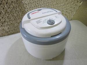Nesco Food & Jerky Dehydrator  RM2...