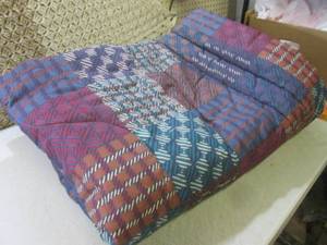 Twin Size Comforter  A-3T...