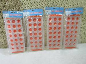 Lot of 4 Ice Cube Trays with Soft B...