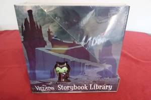 lot 7 image: Disney Villains Storybook Library - NEW