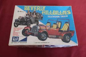 lot 21 image: Vintage 1968 Beverly Hillbillies Model In Box