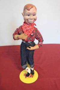 lot 28 image: Howdy Doody Anniversary Ceramic Doll With Base