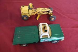 lot 40 image: 2 Vintage TonkaNylint Vehicles