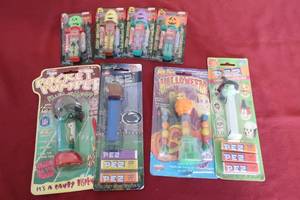 lot 43 image: PezCandy Dispenser Lot