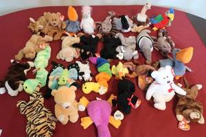 lot 50 image: 29 Beanie Babies