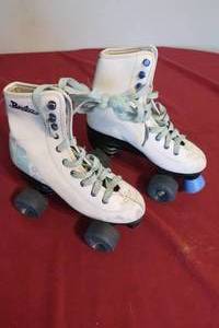 lot 73 image: Bratz Girls Roller Skates