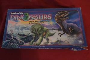 lot 91 image: Vintage 1993 Dinosaur Board Game