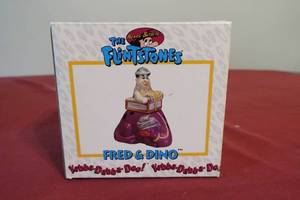 lot 100 image: Vintage Flintstones Salt and Pepper Shaker Set