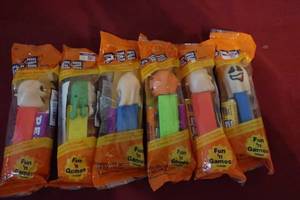 lot 101 image: Vintage Halloween Pez Lot