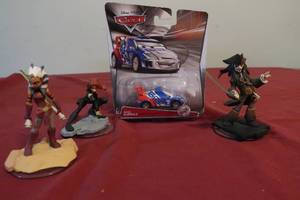 lot 102 image: Disney Lot - 3 Disney Infinity Figurines and Cars Car